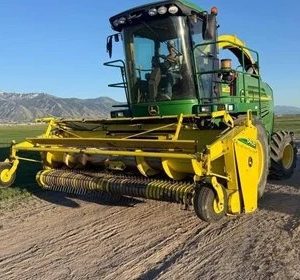 2007 John Deere 7700