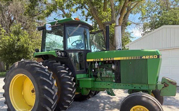 1988 JOHN DEERE 4250
