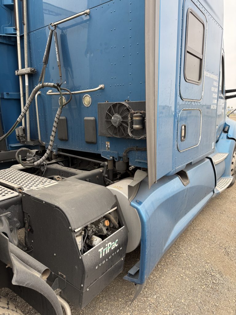 2019 Kenworth T680 - Image 4