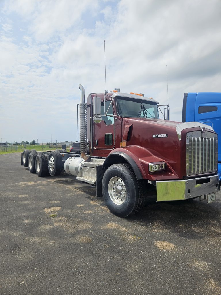 2021 KENWORTH T800 - Image 2