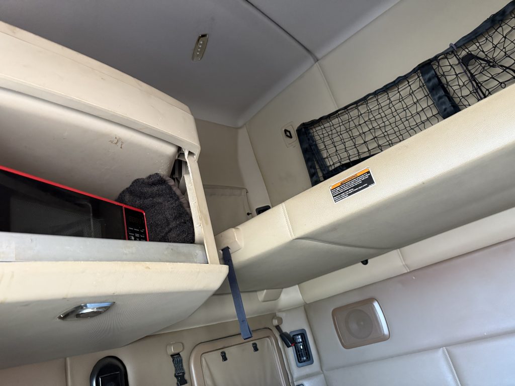 2019 Kenworth T680 - Image 11