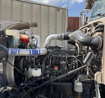 2018 Peterbilt 389 Daycab - Image 17