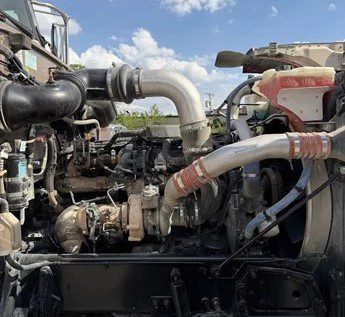 2018 Peterbilt 389 Daycab - Image 19
