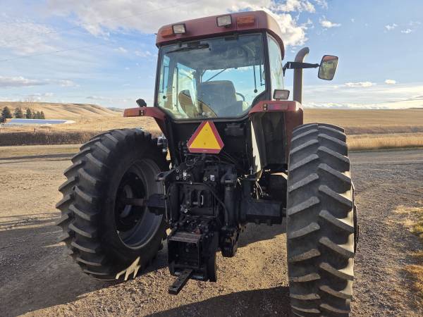 Case IH MX150 tractor and loader - Image 2