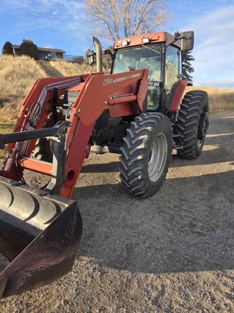 Case IH MX150 tractor and loader - Image 5
