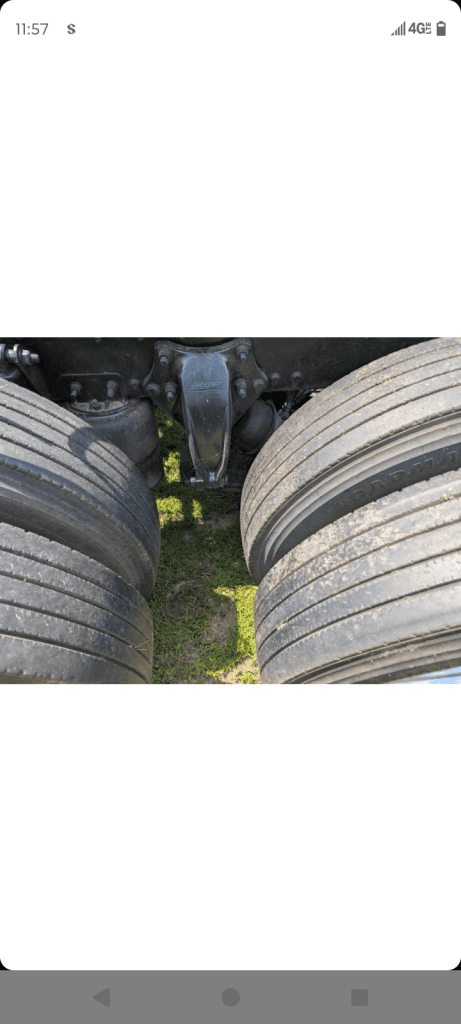 2006 Freightliner Classic FLD120 - Image 7