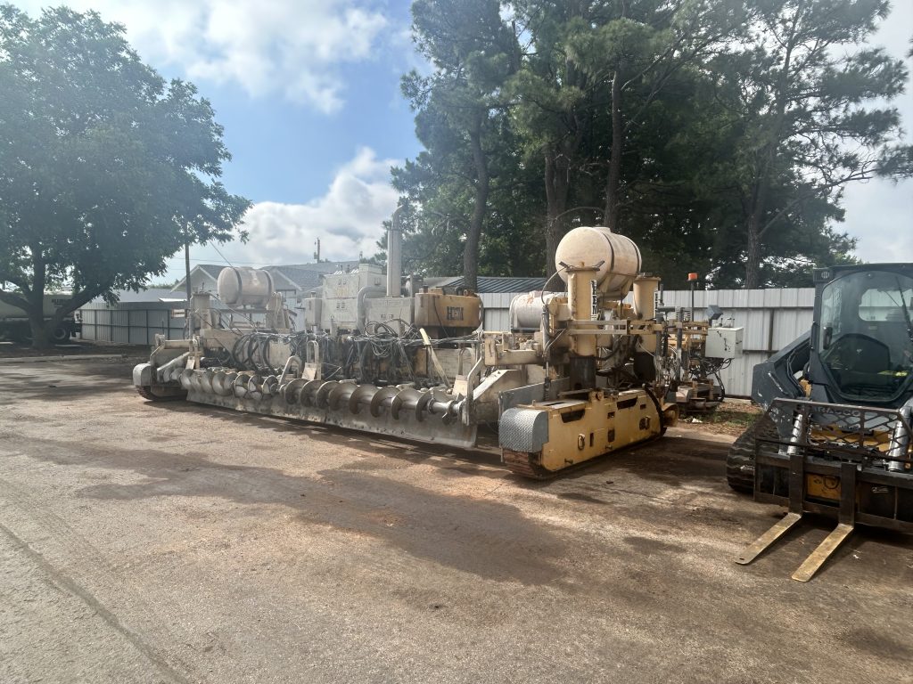 2001 HEM 12-27 SFP Concrete Paver - Image 2