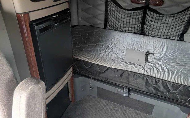 2012 Freightliner Cascadia 125 - Image 10