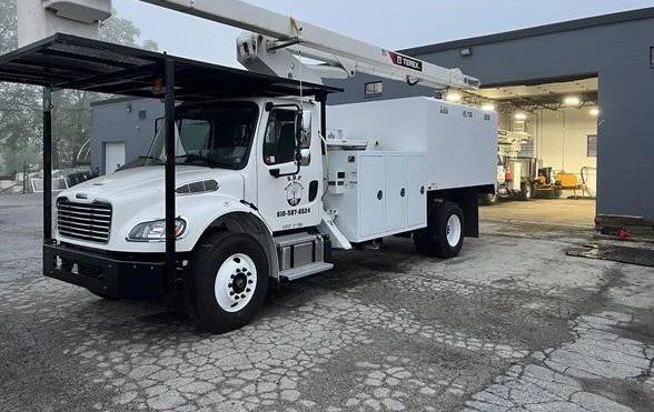 2024 Terex XT PRO 60/70 Bucket Truck - Image 11