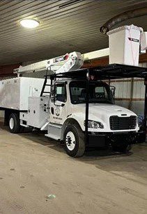 2024 Terex XT PRO 60/70 Bucket Truck - Image 3