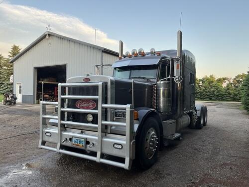 2005 Peterbilt Day Cab