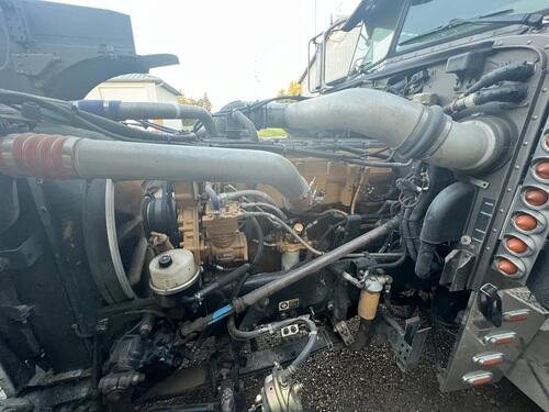 2005 Peterbilt Day Cab - Image 8