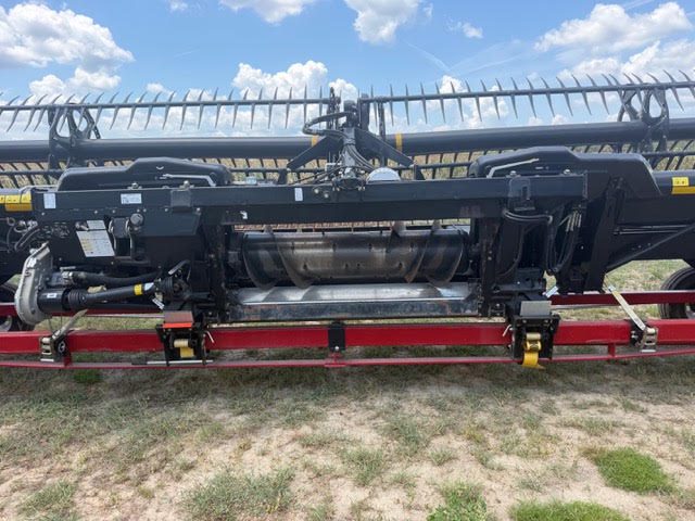 2017 MacDon FD75 35’ FlexDraper Header - Image 4
