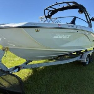 2023 Yamaha 222XD Surf Boat