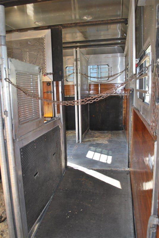 1997 Great Dane 53′ Drop-Deck Horse Trailer — 15 Horse Capacity - Image 5