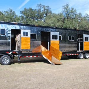 1997 Great Dane 53' Drop-Deck Horse Trailer — 15 Horse Capacity