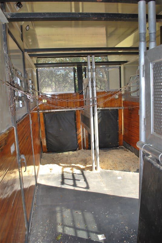 1997 Great Dane 53′ Drop-Deck Horse Trailer — 15 Horse Capacity - Image 4