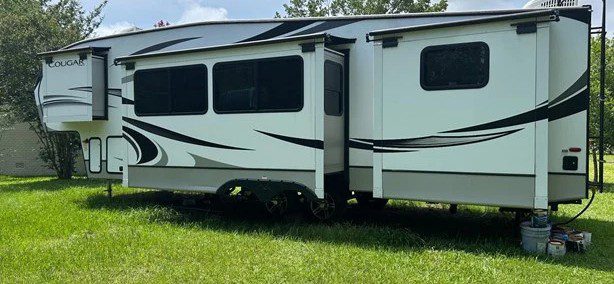 2020 KEYSTONE RV CO COUGAR 32BHS - Image 3