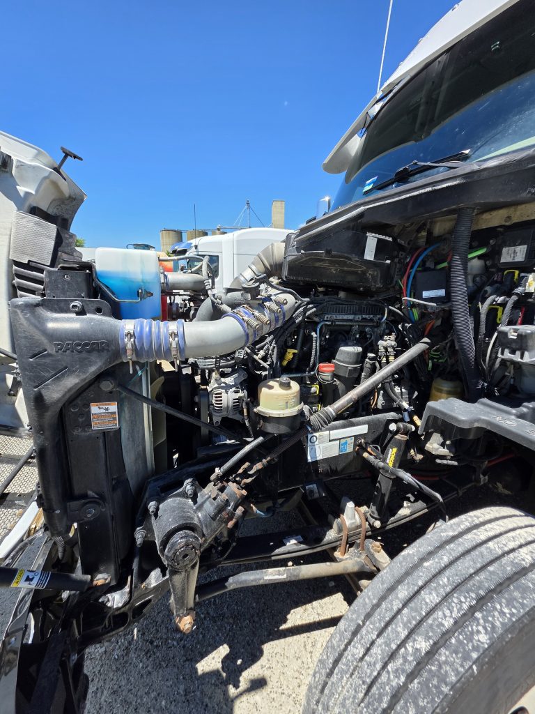 2015 Peterbilt 579 - Image 5