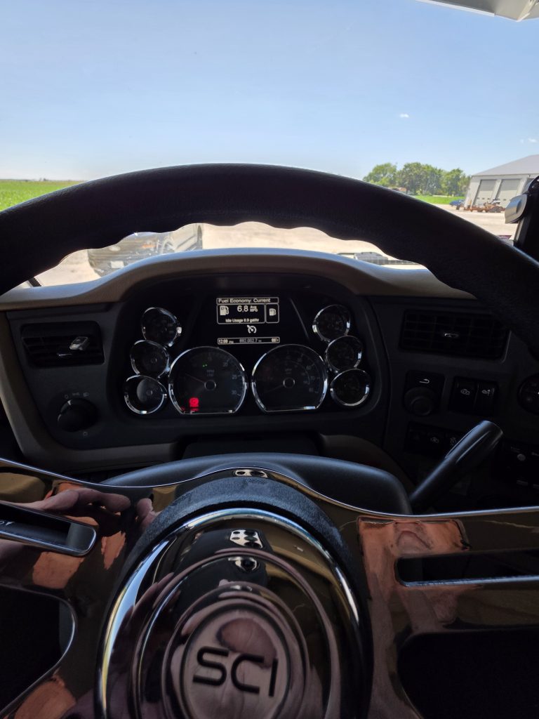 2015 Peterbilt 579 - Image 3