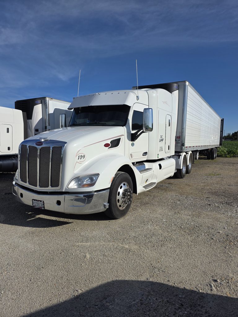 2015 Peterbilt 579 - Image 2