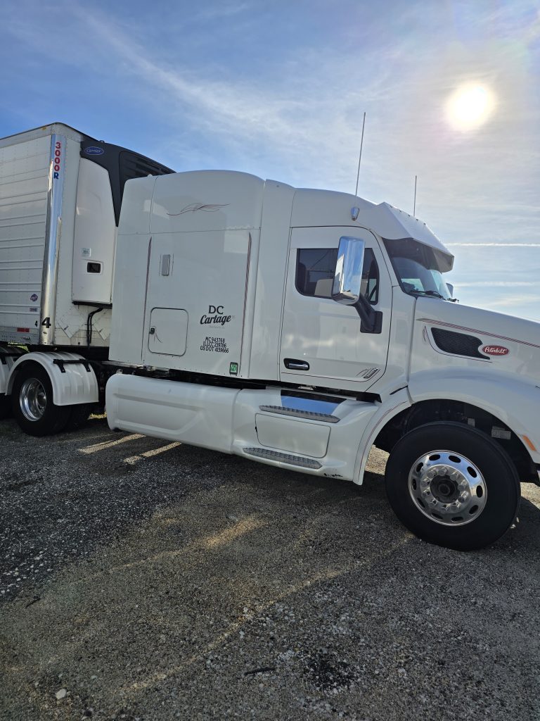 2015 Peterbilt 579 - Image 3