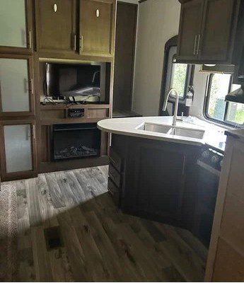2020 KEYSTONE RV CO COUGAR 32BHS - Image 9