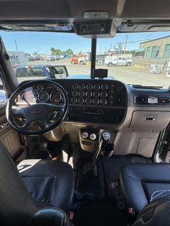 2022 PETERBILT 389 - Image 30