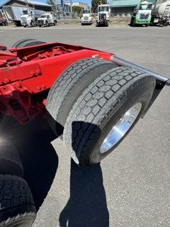 2022 PETERBILT 389 - Image 10