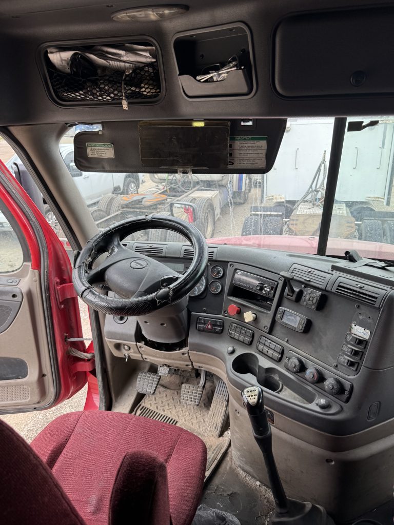 2014 Freightliner - Image 7