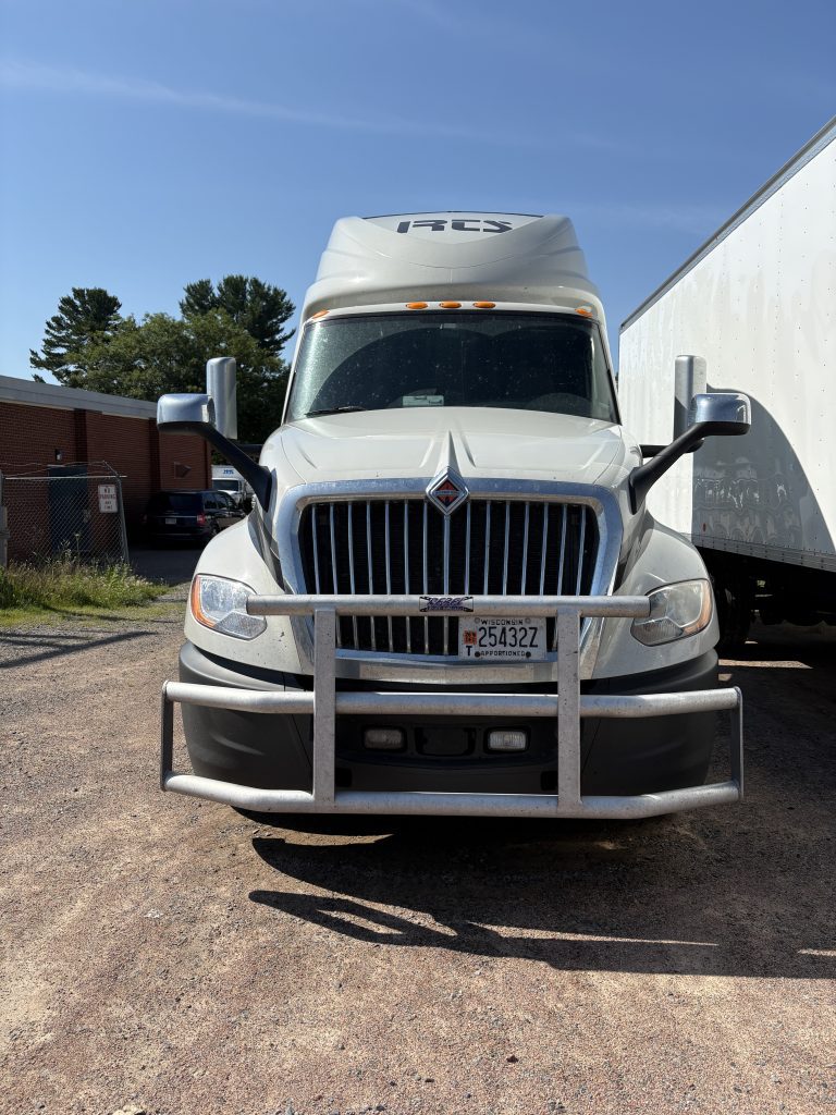 2023 International LT62F Sleeper - Image 2