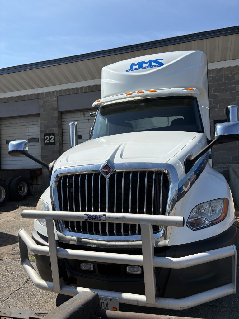 2019 International LT625 - Image 2