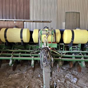 John Deere 6 row corn planter