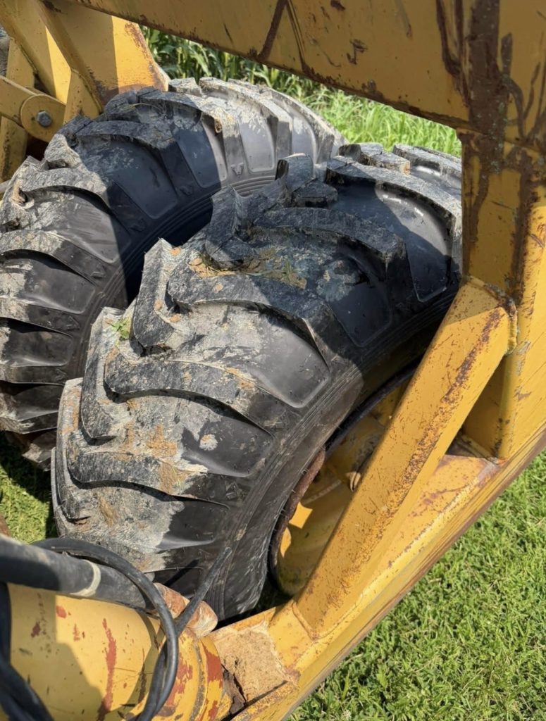 Steiger 320 and icon dirt pan - Image 7