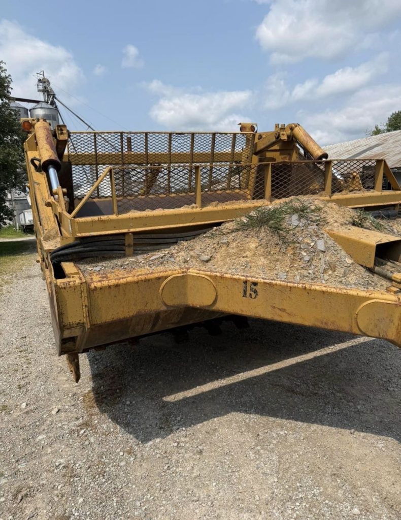 Steiger 320 and icon dirt pan - Image 6
