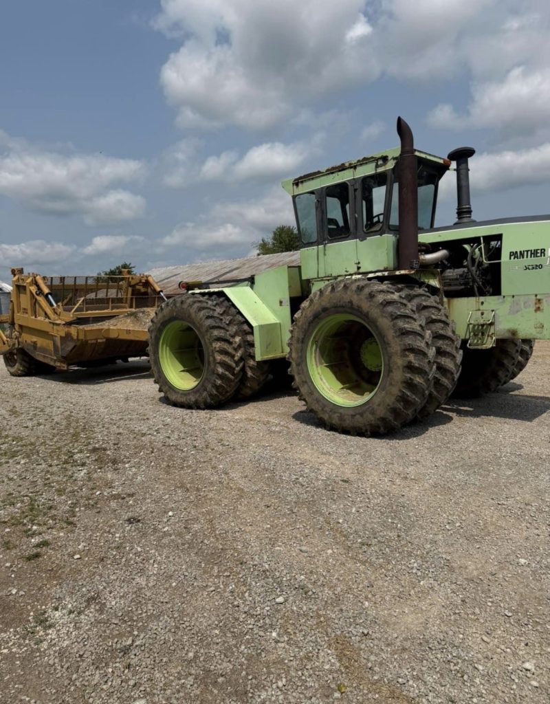 Steiger 320 and icon dirt pan