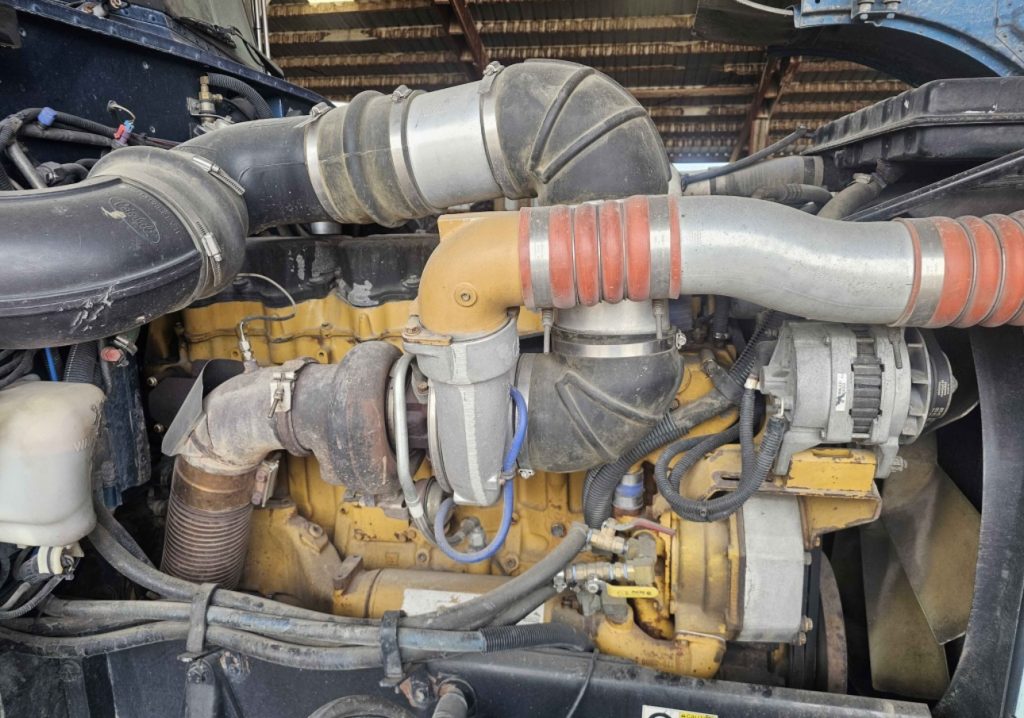 2002 Peterbilt 379 - Image 10