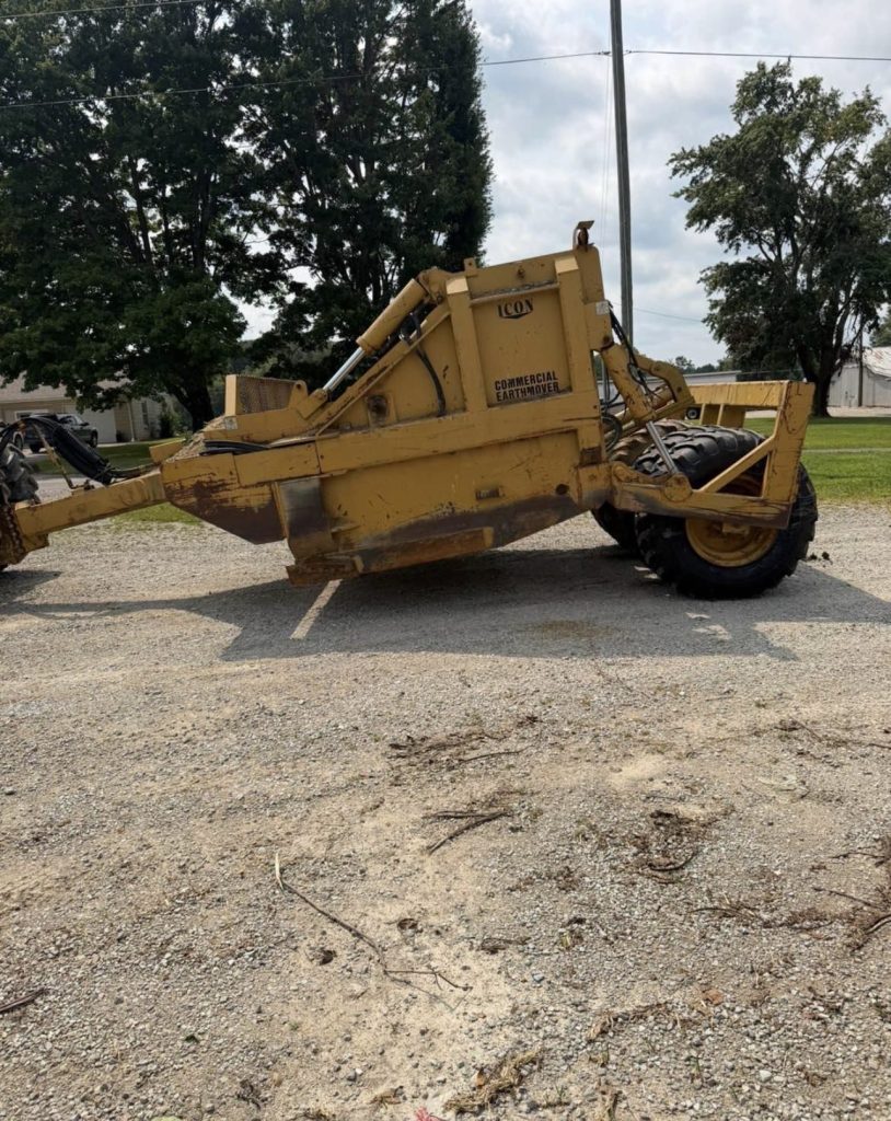 Steiger 320 and icon dirt pan - Image 2
