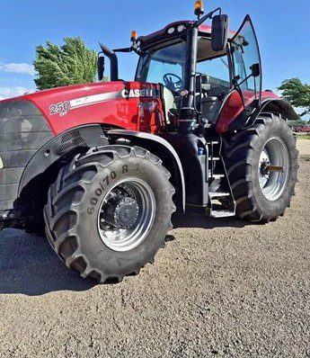 2015 Case IH Magnum 250 CVT Tractor