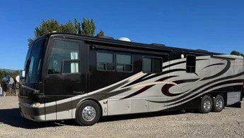 2005 Newmar Essex 4505 Oxford – 45′ Luxury Class A Diesel Motorhome