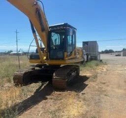 2011 KOMATSU PC200-8N1 Excavator - Image 3