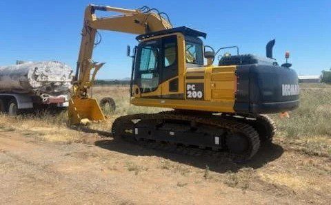 2011 KOMATSU PC200-8N1 Excavator