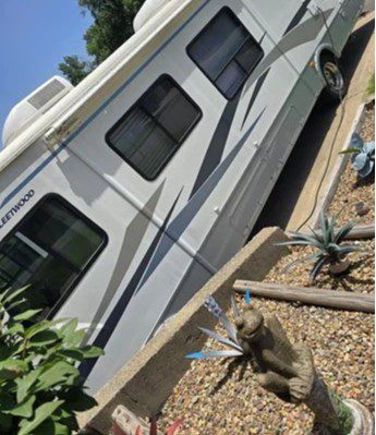 2005 Fleetwood Terra LX 32K Class A Motorhome - Image 4