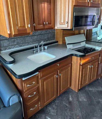 2005 Newmar Essex 4505 Oxford – 45′ Luxury Class A Diesel Motorhome - Image 4