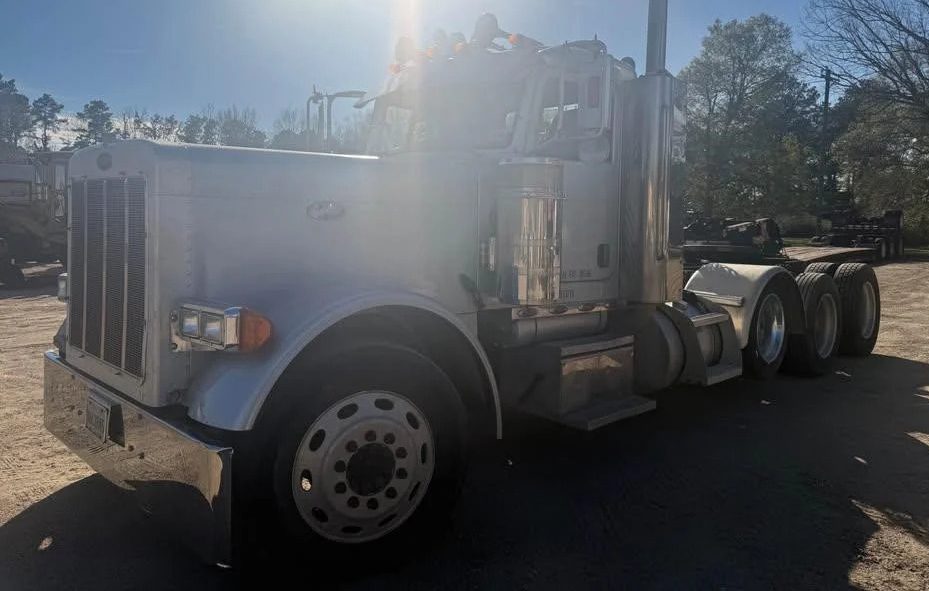2006 PETERBILT 379 - Image 2