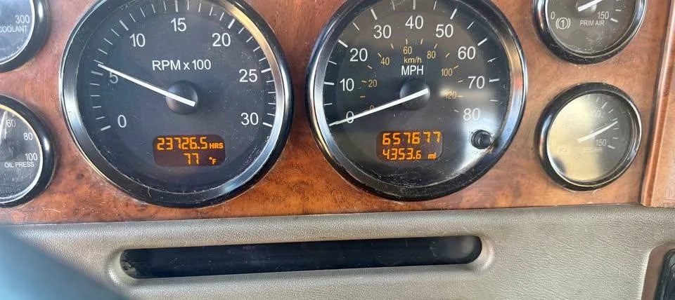 2006 PETERBILT 379 - Image 8