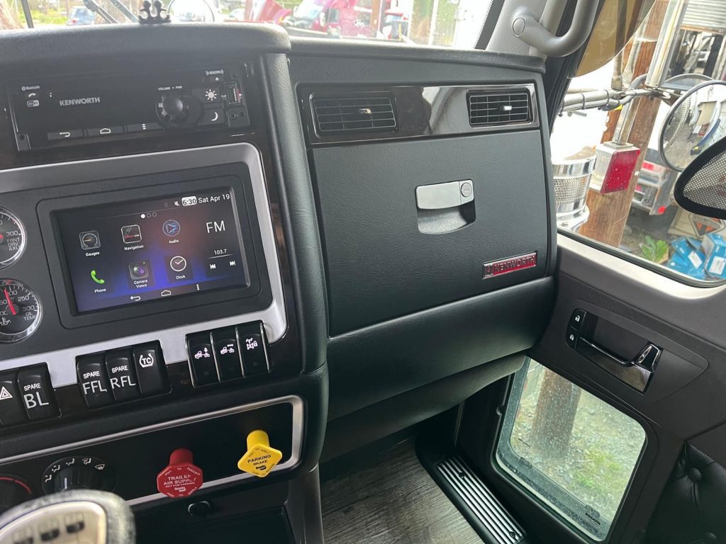 2022 Kenworth W900A - Image 22