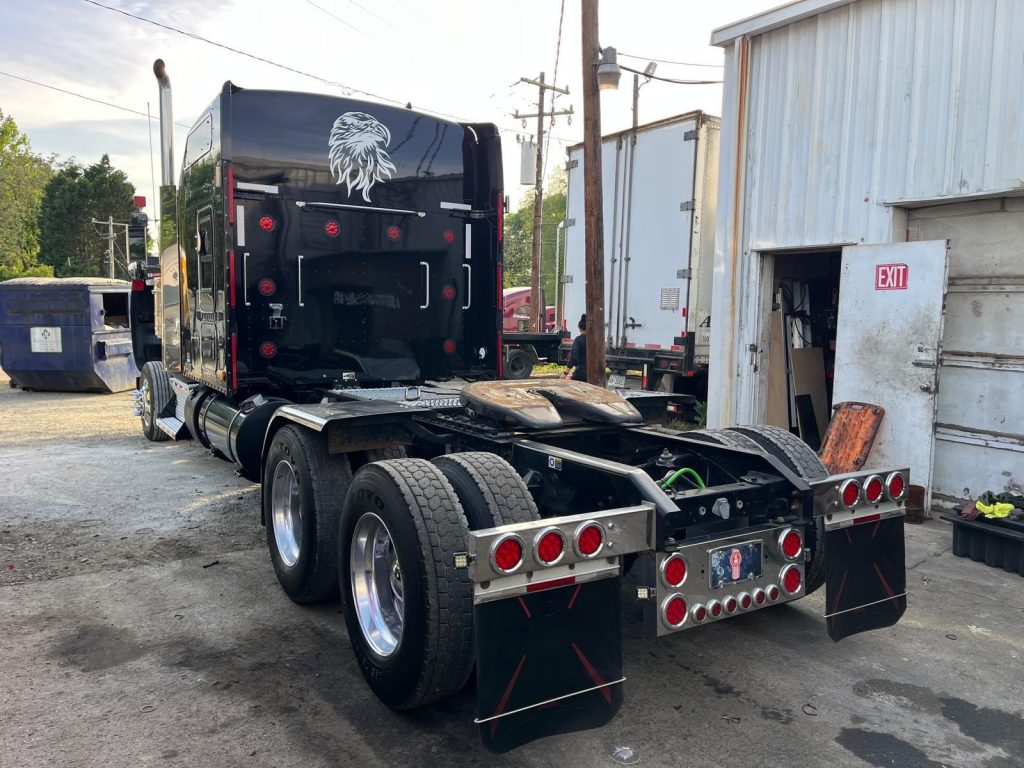 2022 Kenworth W900A - Image 9