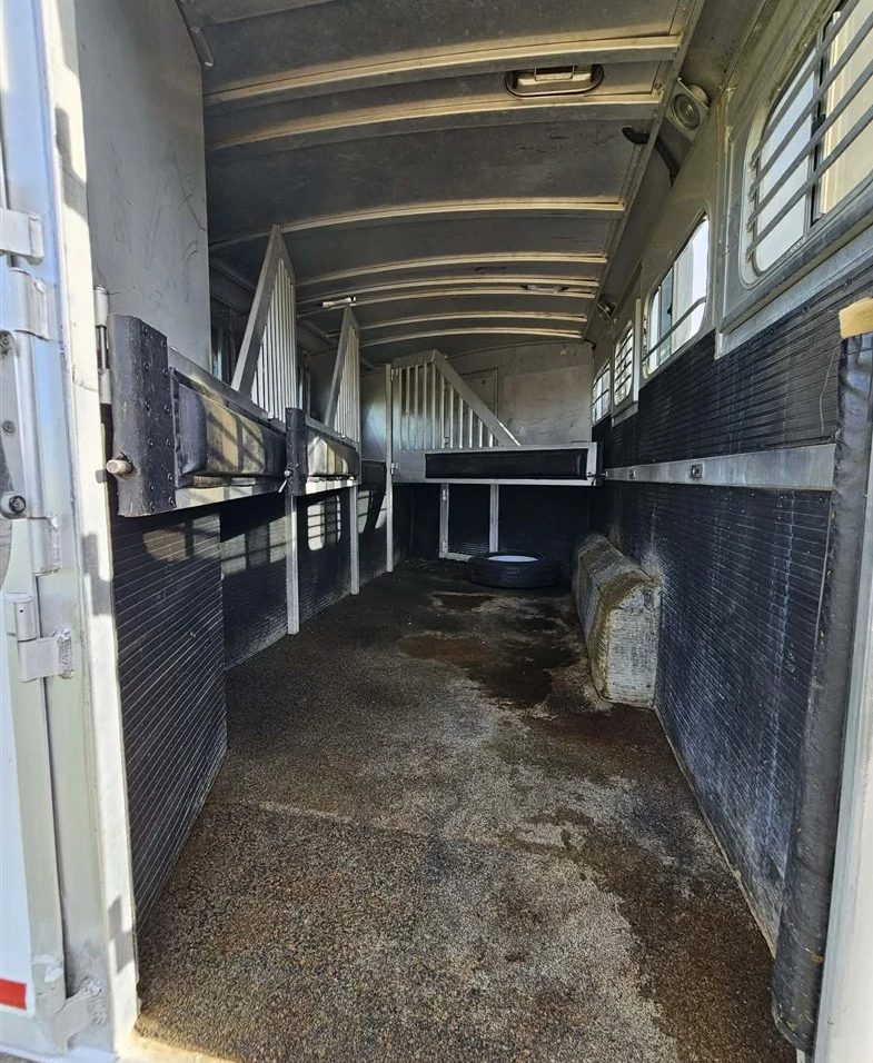 2004 Horse Trailer - Image 14