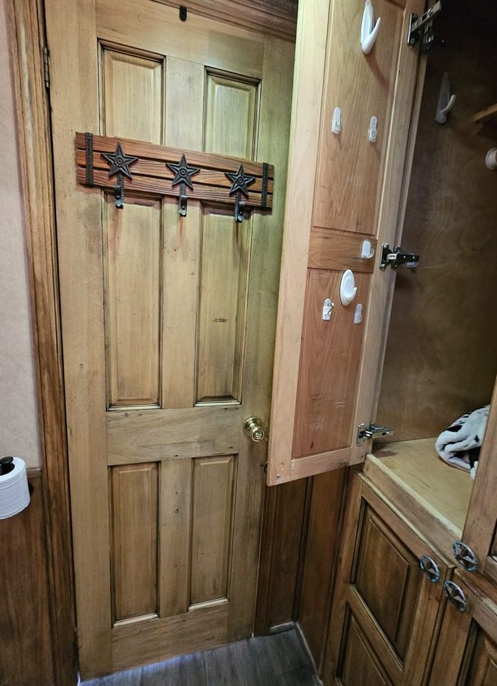 2004 Horse Trailer - Image 7